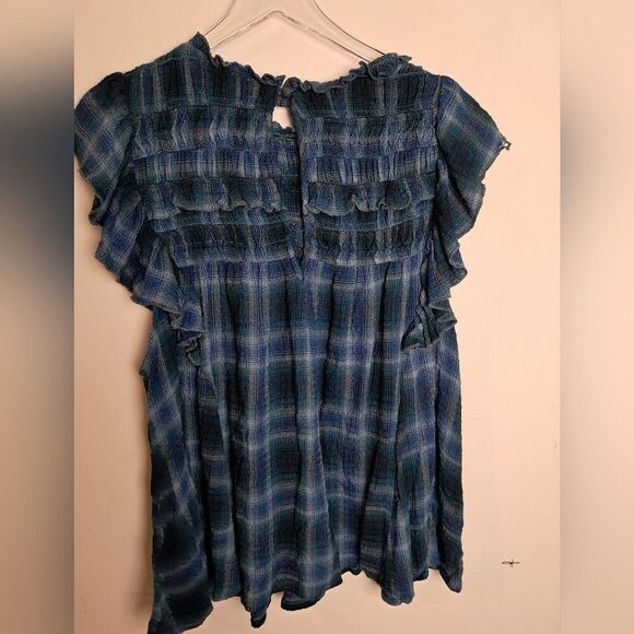 Free People Not Your Average Girl Navy Ruffle Shoulder Top Large - Picture 3 of 4
